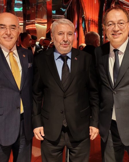 Genel Başkanımız Sayın Ahmet Ortatepe, Milliyetçi Hareket Partisi Genel Başkan Yardımcıları Sayın Prof. Dr. İlyas Topsakal ve Sayın Prof. Dr. Mevlüt Karakaya ile bir araya gelerek çalışmalarımız ve faaliyetlerimiz hakkında bilgi sunarak, verimli istişarel